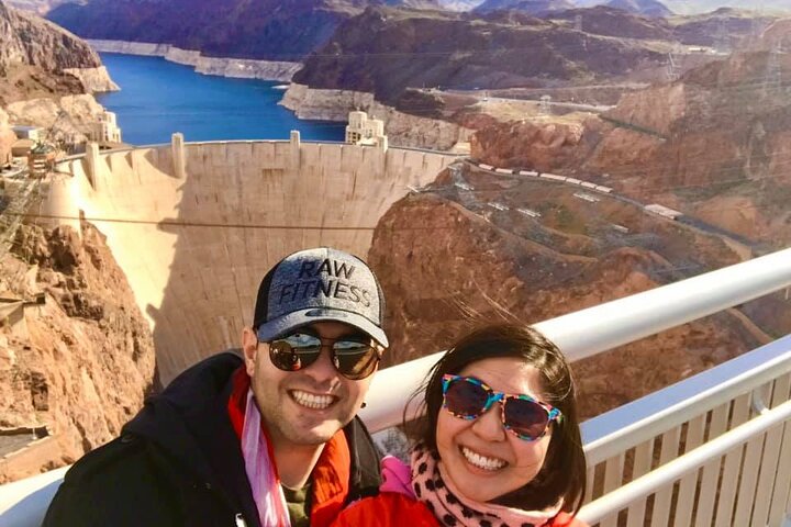 Las Vegas Tour: Ultimate Hoover Dam Experience with Lunch & Comedy Show