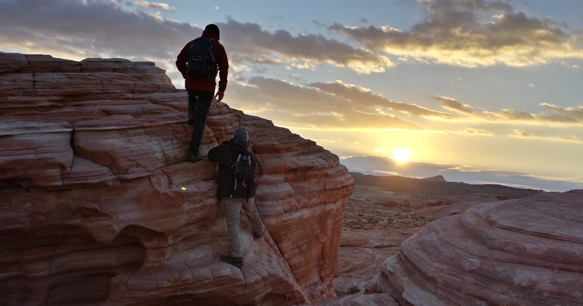 Valley of Fire Tours: Las Vegas Hiking & State Park Adventure