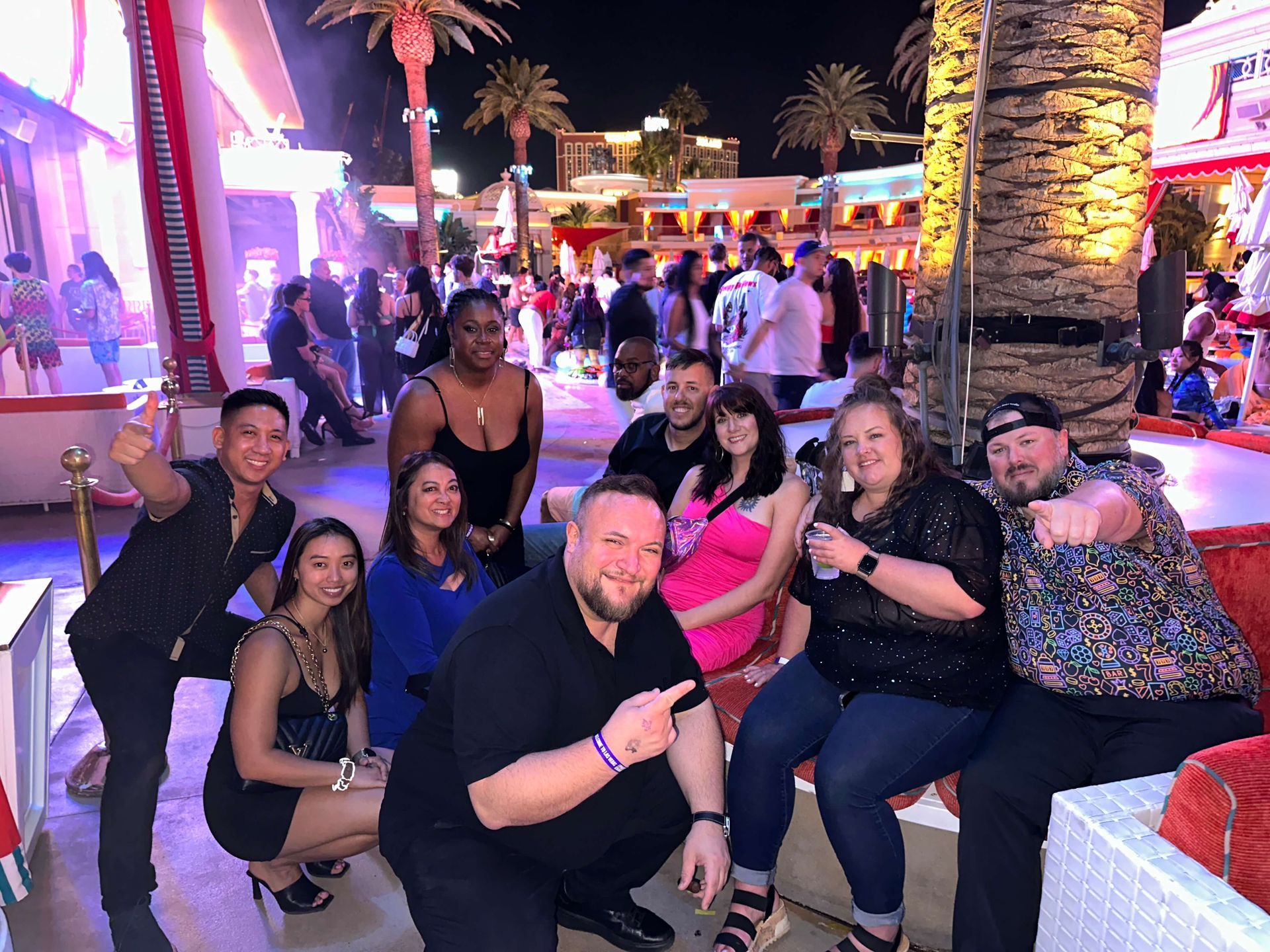 Las Vegas NV Nightclubs – VIP Party Bus Tour of the Strip’s Best Clubs