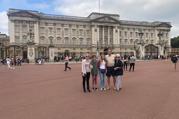 London Black Cab Tour: Shakespeare, Beatles, Bond & Holmes